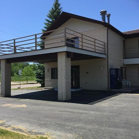 Malibu Inn Lake Delton Exterior photo