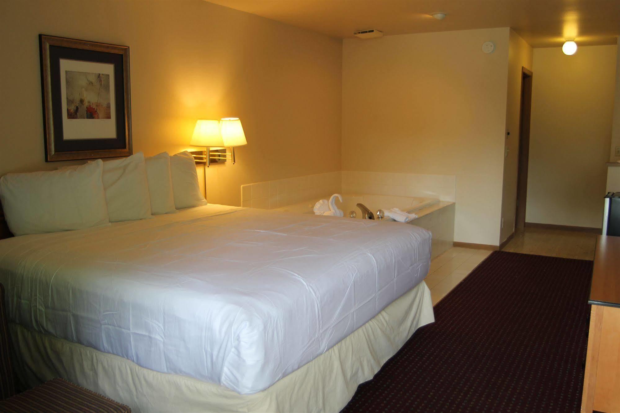 Malibu Inn Lake Delton Exterior photo